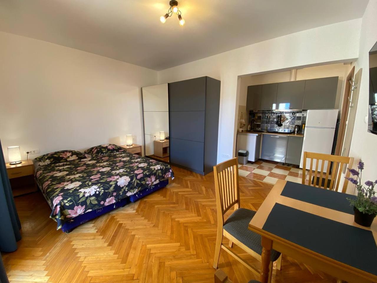 Alina'S Apartment Bečići 外观 照片